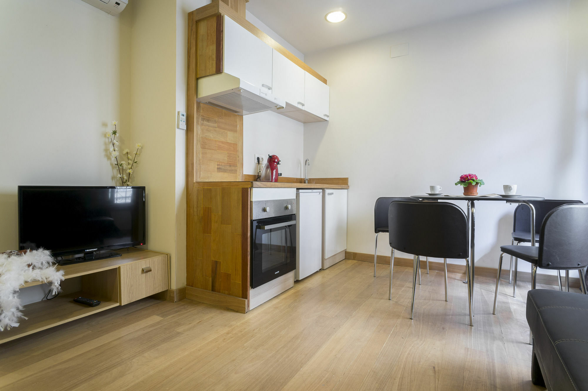 Conde Altea By Hoom Apartment